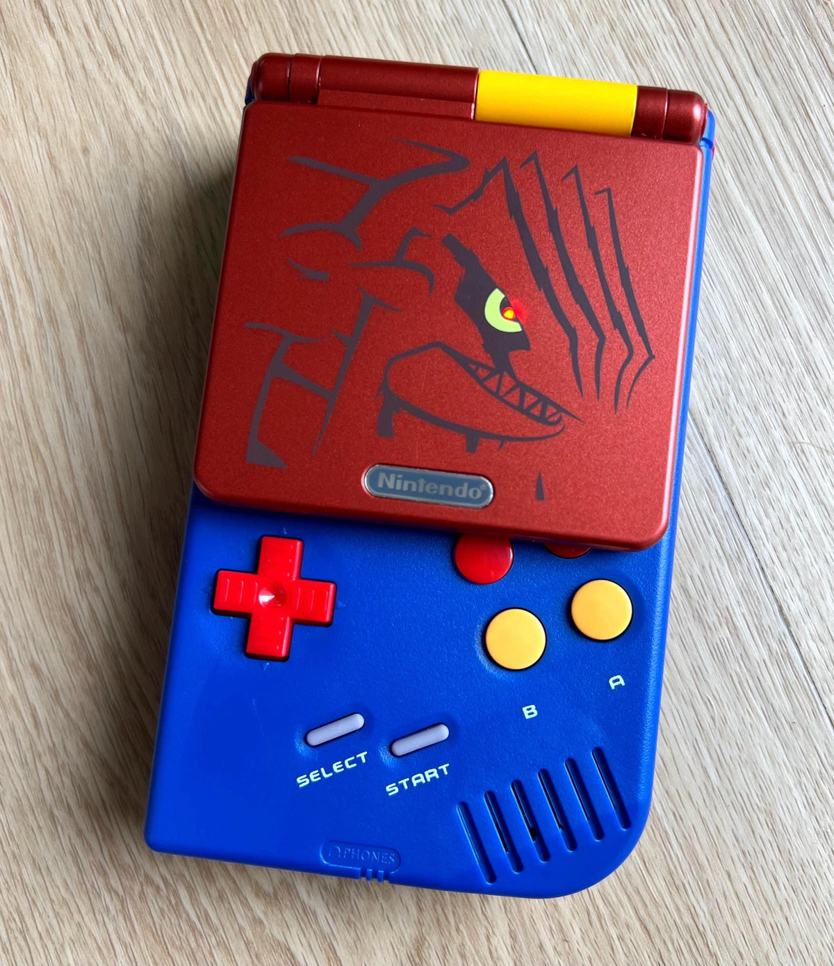 Nintendo Gameboy DMG 104 DS Lite Console Groudon