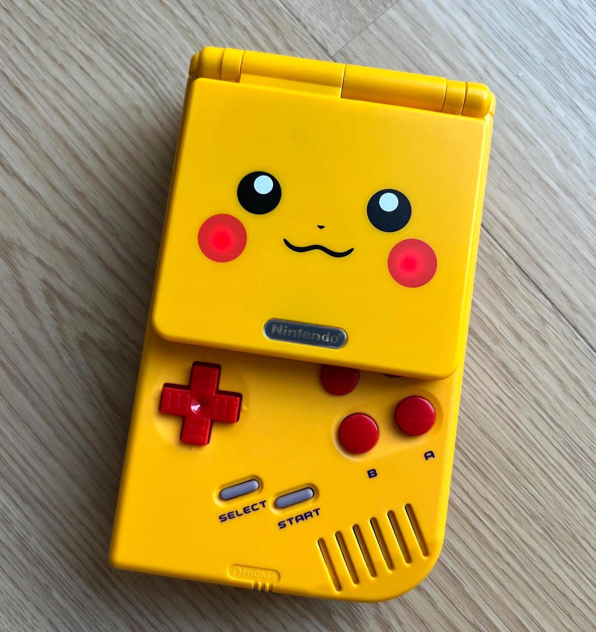 Nintendo Gameboy DMG 104 DS Lite Console Pikachu